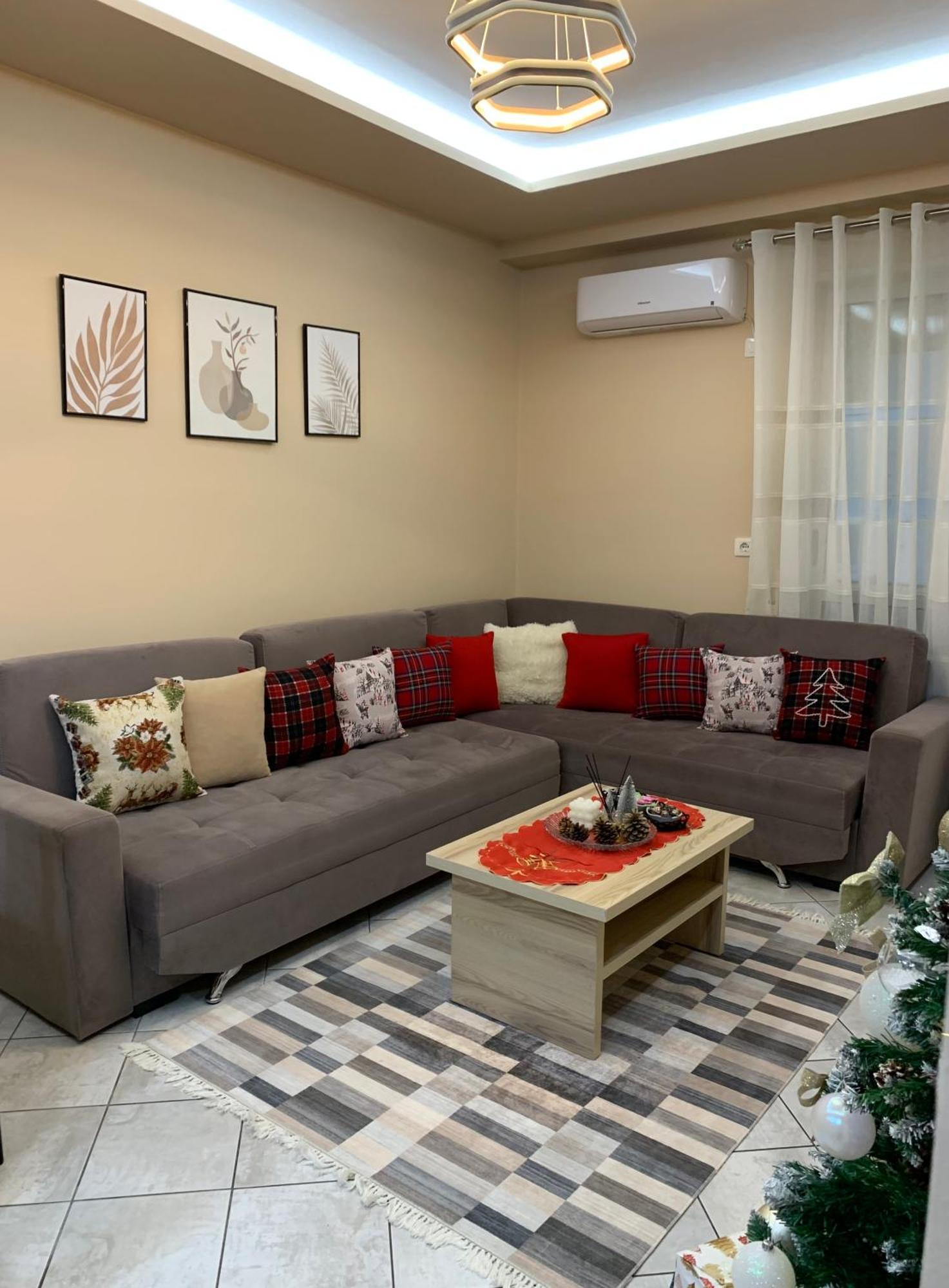 Ridi's Comfort Apartment Shkodër Esterno foto