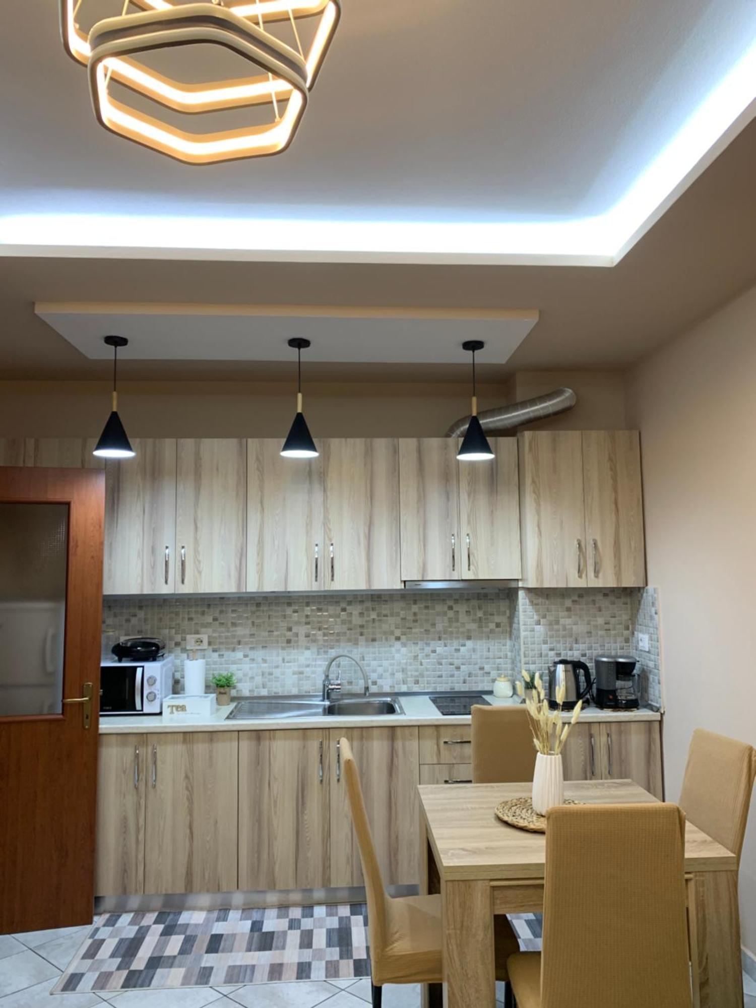 Ridi's Comfort Apartment Shkodër Esterno foto