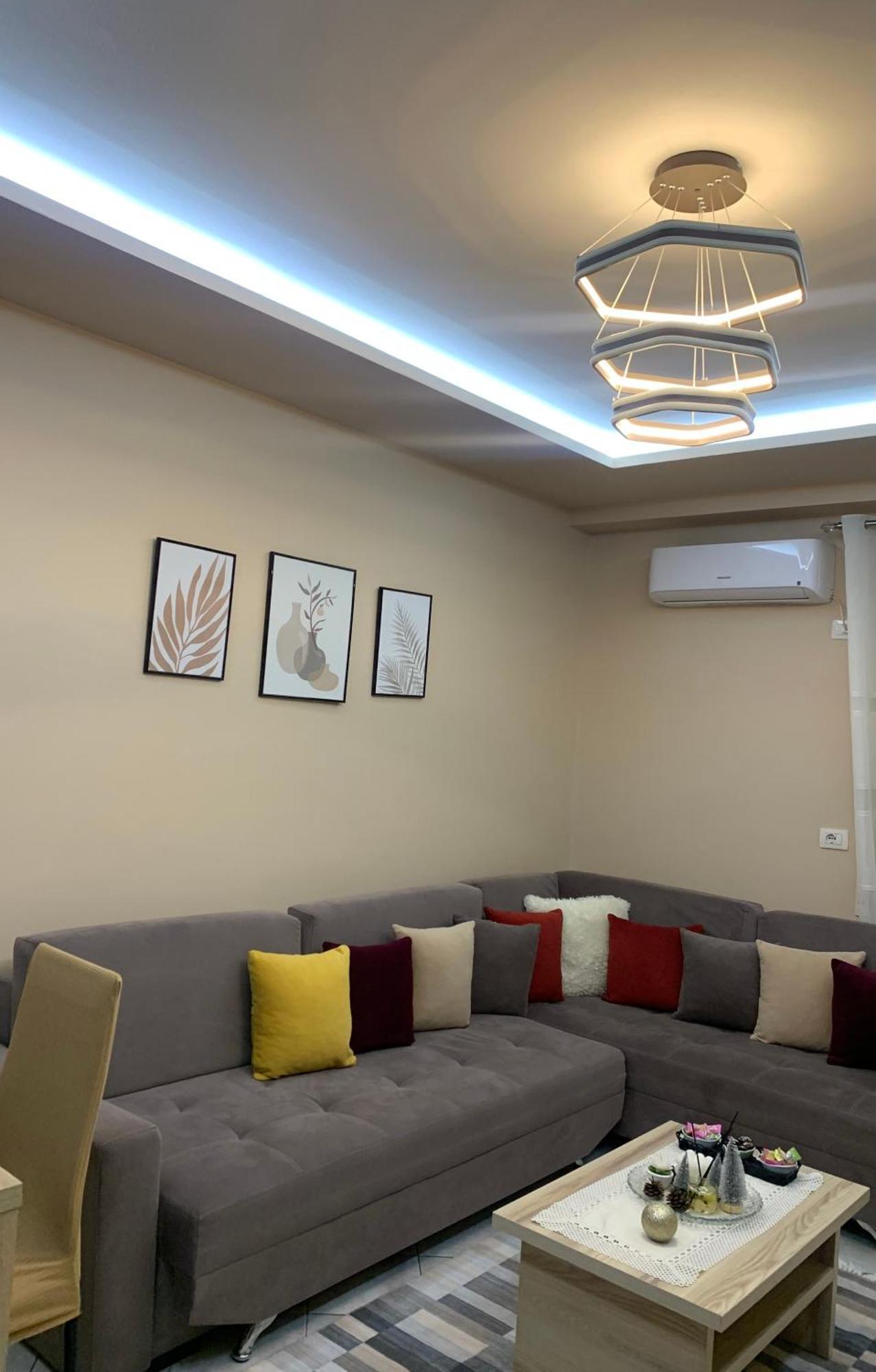 Ridi's Comfort Apartment Shkodër Esterno foto